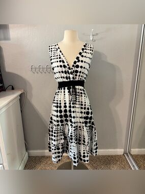 Y2K Black & White Polka Dot V‑Neck Dress with Waist Tie